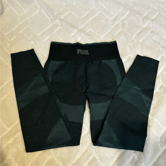 PINK Victoria's Secret Pants - Women's Pink Leggings - hunter green Worn 1x Size Medium (but not tag)
